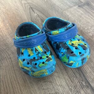 Toddler lined crocs